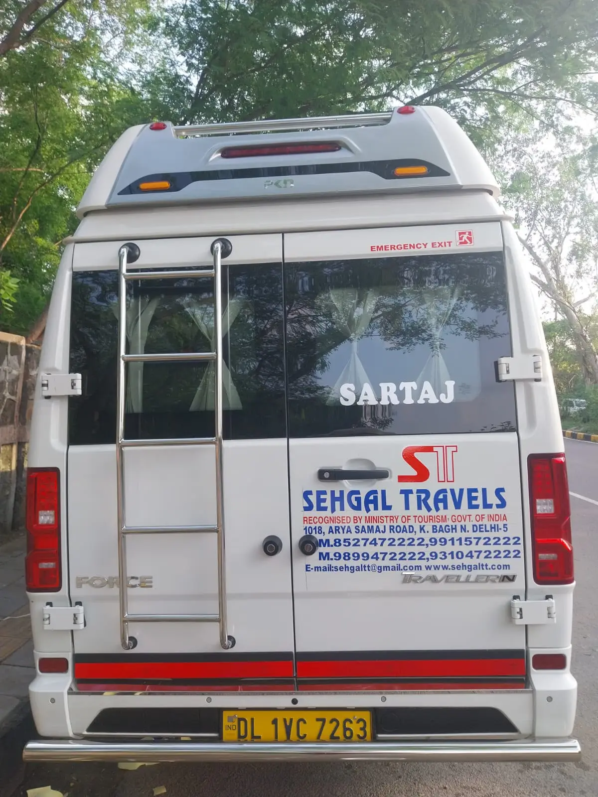 tempo traveller n20 seater